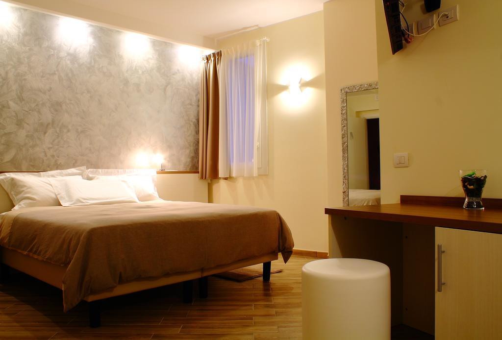 Bhl Boutique Rooms Legnano Oda fotoğraf